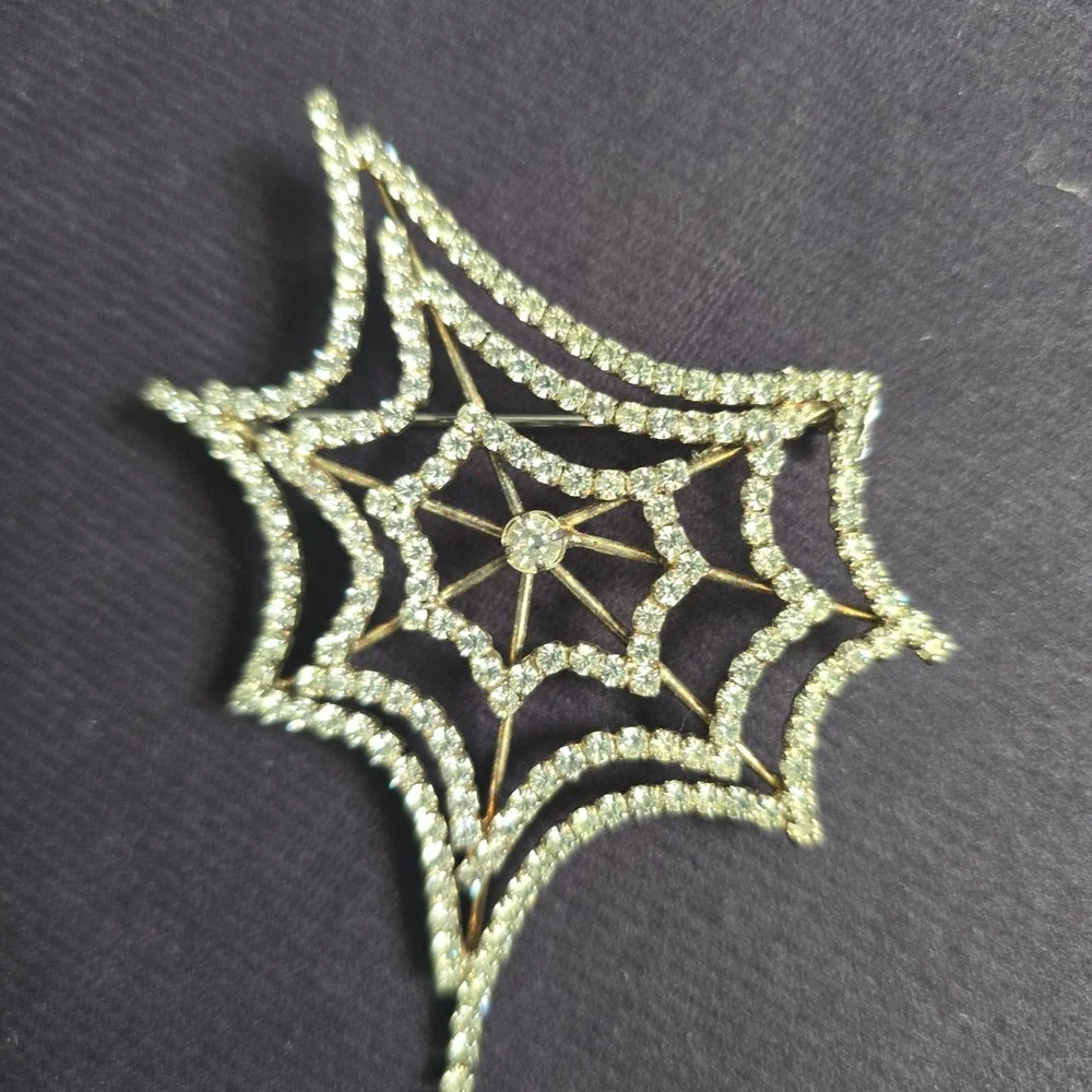 Vintage Silver Tone Rhinestone Spider Web Dangle Brooch Pin Black Cabochon 5in